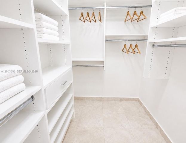 2030 S Ocean Dr 521, Hallandale Beach, FL 33009