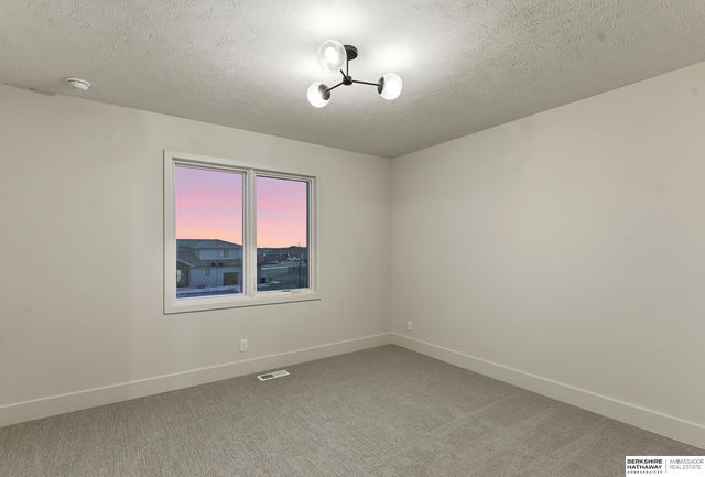 4222 S 218th Avenue, Elkhorn, NE 68022