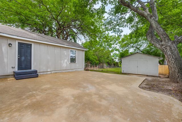 1515 W Sears Street, Denison, TX 75020