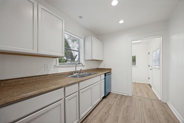 1515 W Sears Street, Denison, TX 75020
