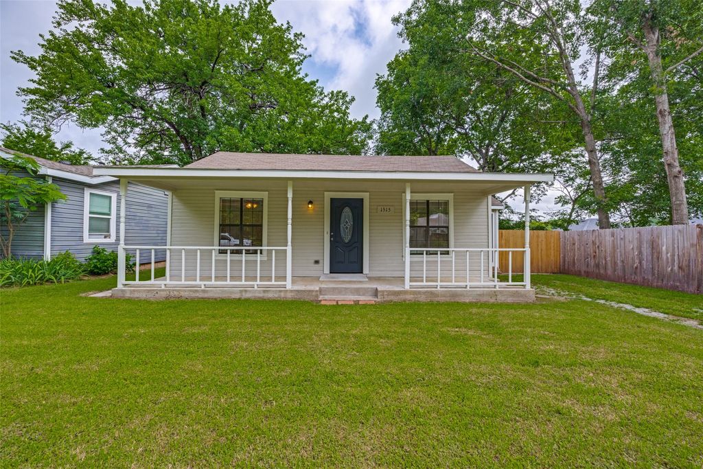 1515 W Sears Street, Denison, TX 75020
