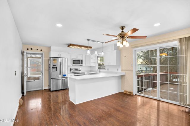 11 Hillside Avenue, Colonie, NY 12205