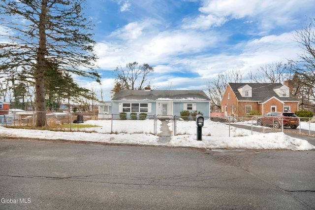 11 Hillside Avenue, Colonie, NY 12205