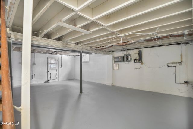 11 Hillside Avenue, Colonie, NY 12205