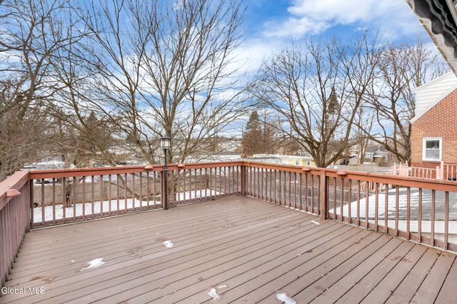 11 Hillside Avenue, Colonie, NY 12205