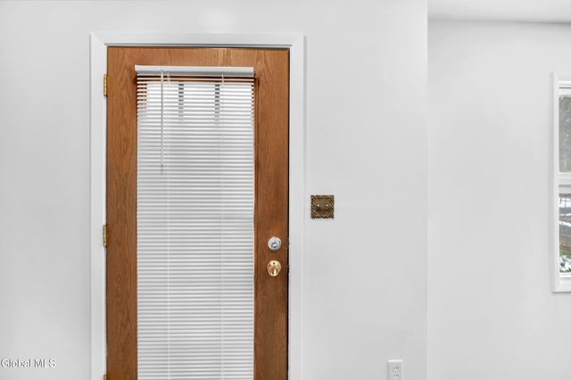 11 Hillside Avenue, Colonie, NY 12205