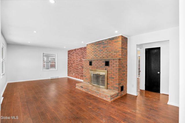 11 Hillside Avenue, Colonie, NY 12205