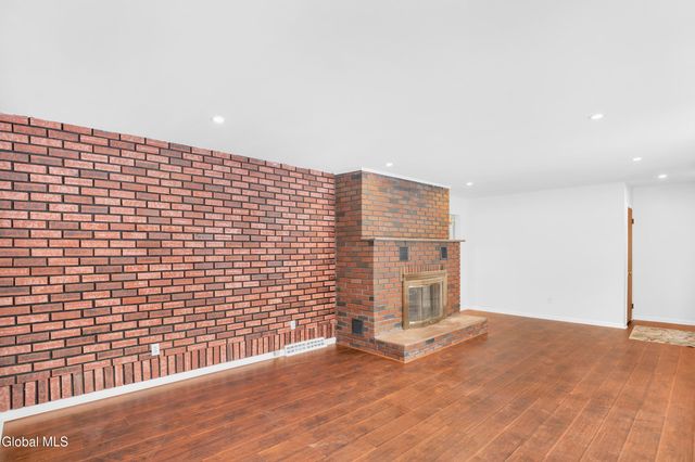 11 Hillside Avenue, Colonie, NY 12205