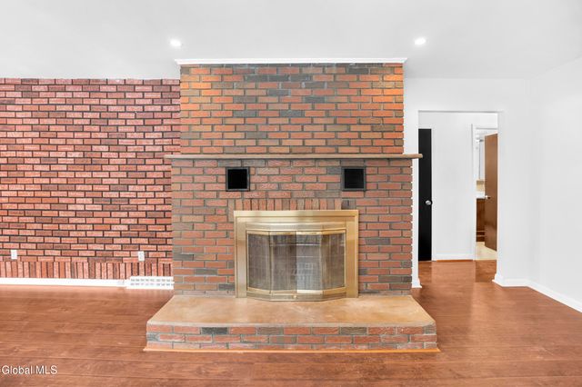 11 Hillside Avenue, Colonie, NY 12205