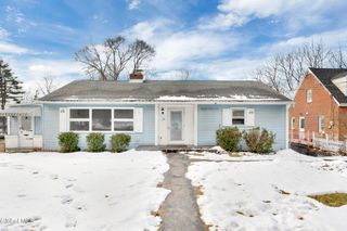 11 Hillside Avenue, Colonie, NY 12205