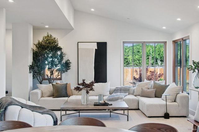 185 Elm Rd, Bolinas, CA 94924