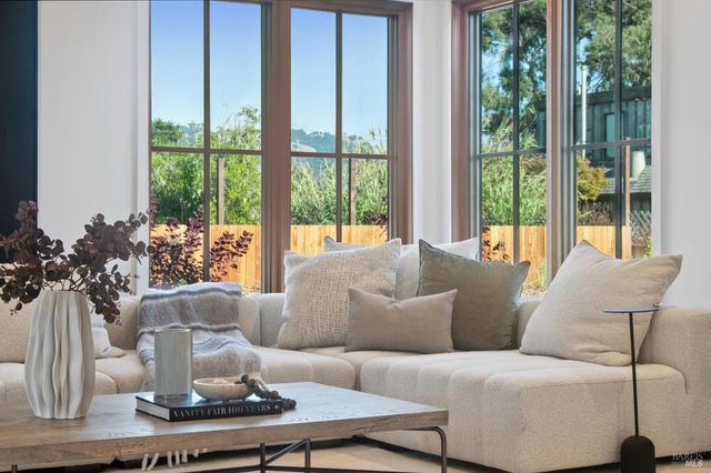 185 Elm Rd, Bolinas, CA 94924