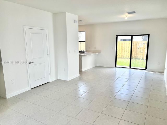 23464 SW 129th Ave, Homestead, FL 33032