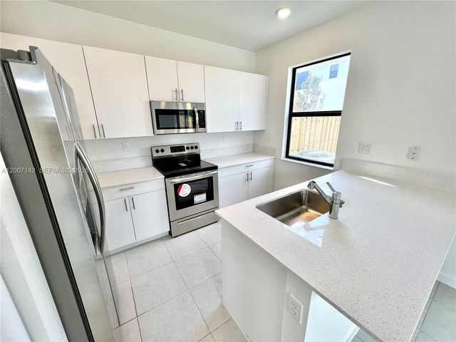 23464 SW 129th Ave, Homestead, FL 33032