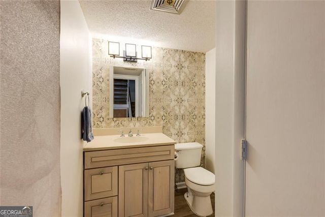 7094 Stonington Drive NE, Sandy Springs, GA 30328