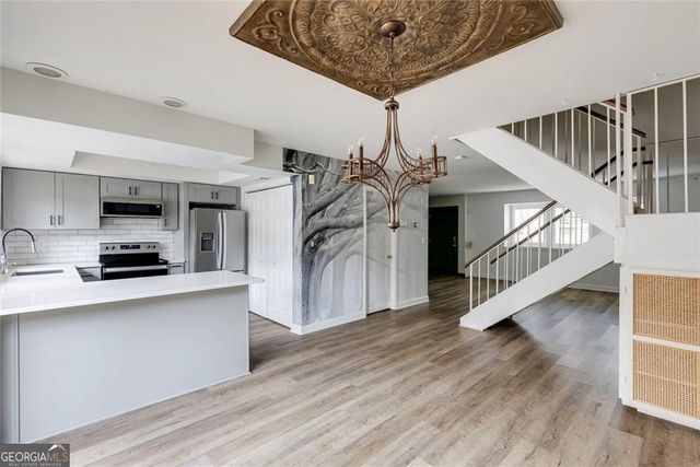 7094 Stonington Drive NE, Sandy Springs, GA 30328