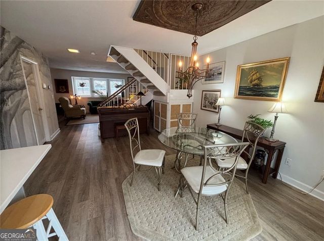 7094 Stonington Drive NE, Sandy Springs, GA 30328