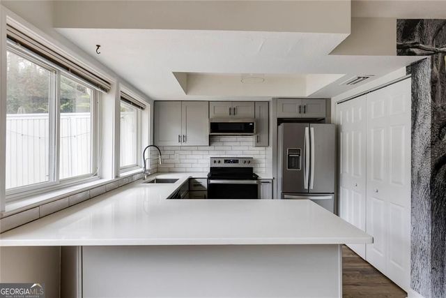 7094 Stonington Drive NE, Sandy Springs, GA 30328