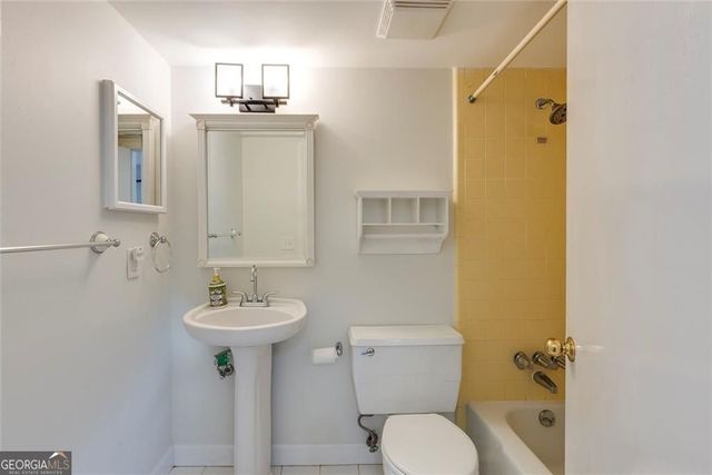 7094 Stonington Drive NE, Sandy Springs, GA 30328