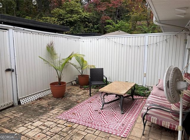 7094 Stonington Drive NE, Sandy Springs, GA 30328