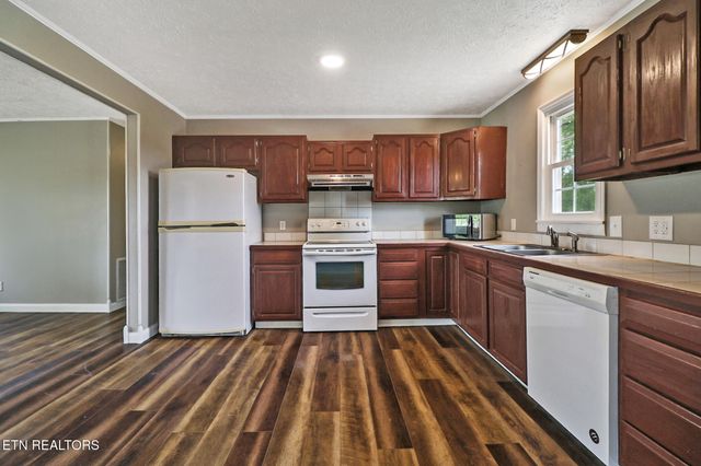 5209 Plateau Rd, Crossville, TN 38571