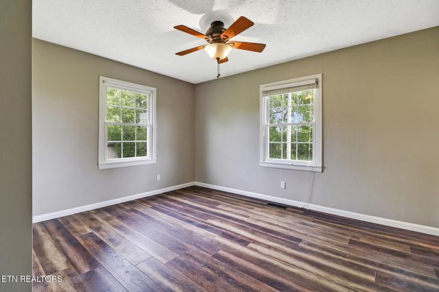 5209 Plateau Rd, Crossville, TN 38571
