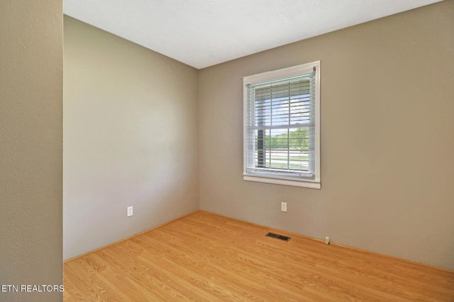 5209 Plateau Rd, Crossville, TN 38571