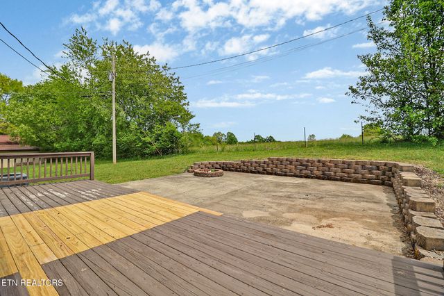 5209 Plateau Rd, Crossville, TN 38571