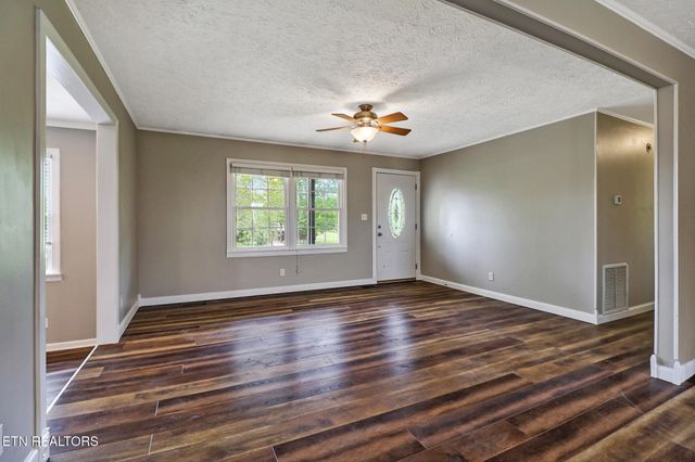 5209 Plateau Rd, Crossville, TN 38571