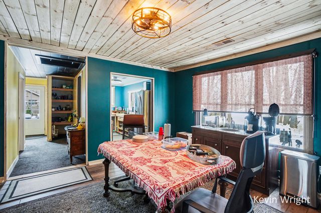 91 2nd Avenue, Norton Shores City, MI 49444