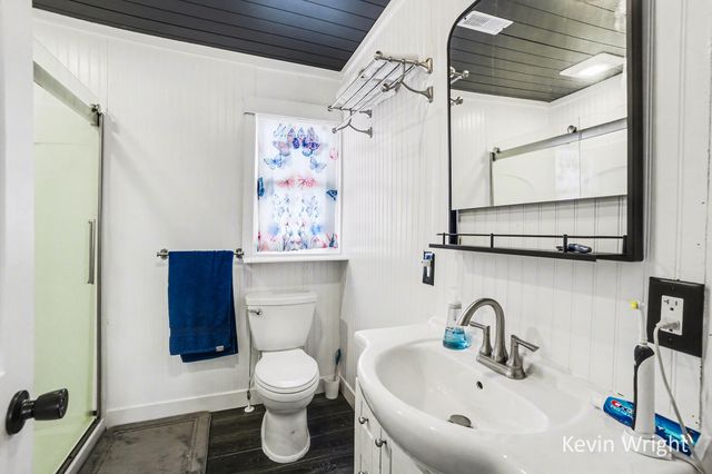 91 2nd Avenue, Norton Shores City, MI 49444