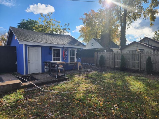 91 2nd Avenue, Norton Shores City, MI 49444