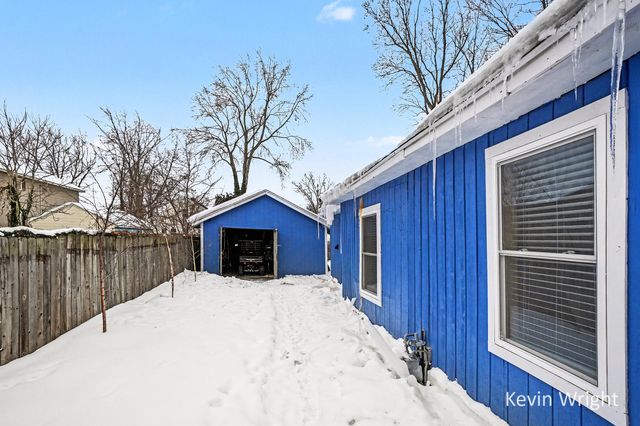 91 2nd Avenue, Norton Shores City, MI 49444