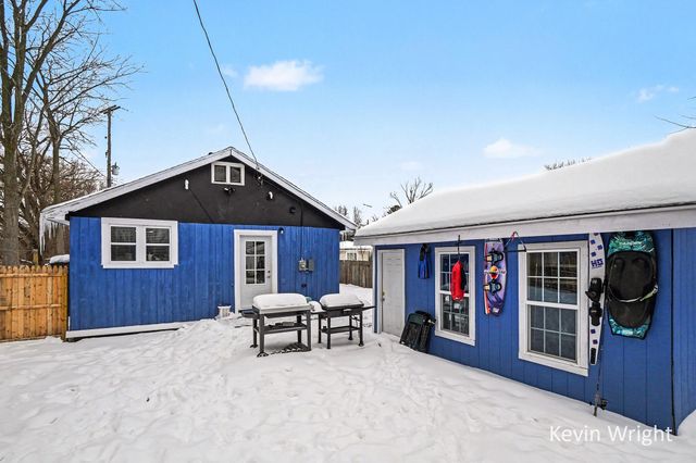 91 2nd Avenue, Norton Shores City, MI 49444