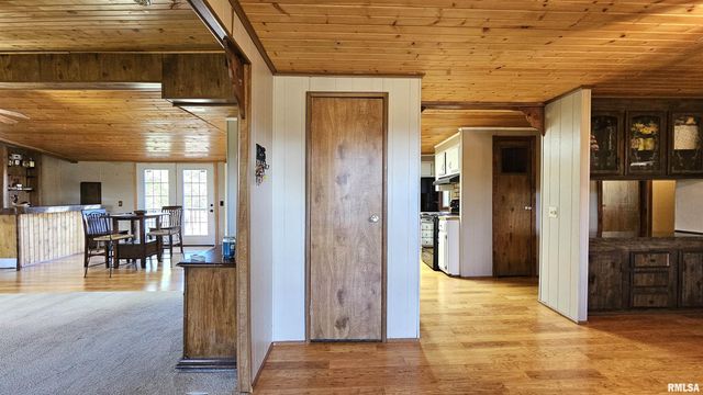 14228 Lake Of Egypt Road, Marion, IL 62959