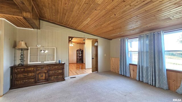 14228 Lake Of Egypt Road, Marion, IL 62959