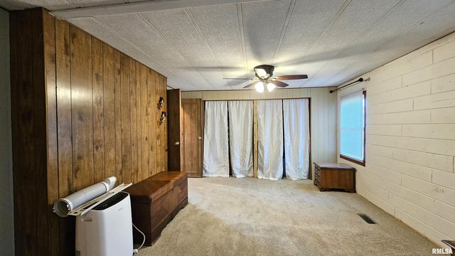 14228 Lake Of Egypt Road, Marion, IL 62959