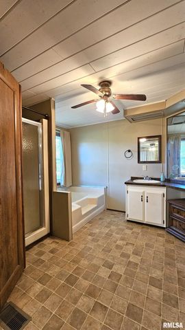 14228 Lake Of Egypt Road, Marion, IL 62959