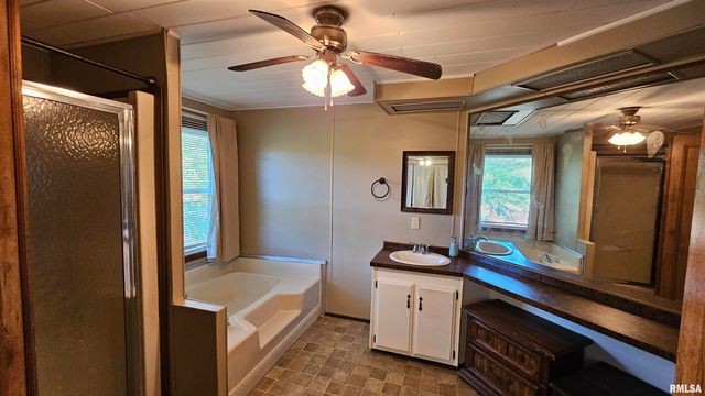 14228 Lake Of Egypt Road, Marion, IL 62959