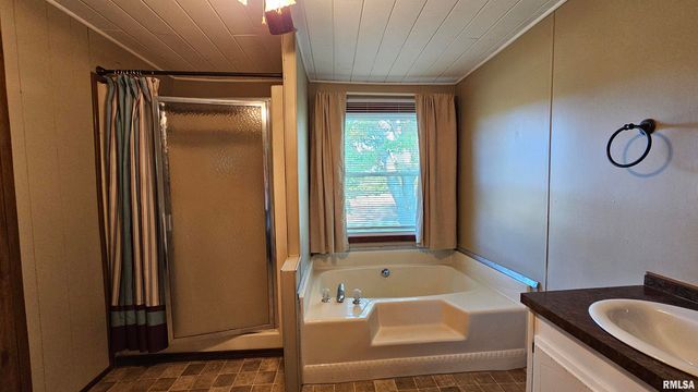 14228 Lake Of Egypt Road, Marion, IL 62959