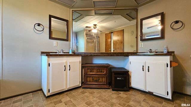 14228 Lake Of Egypt Road, Marion, IL 62959