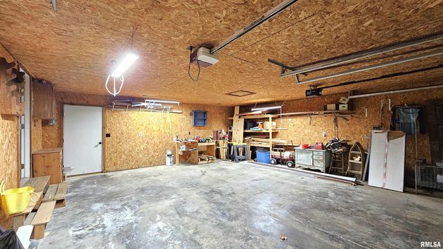 14228 Lake Of Egypt Road, Marion, IL 62959