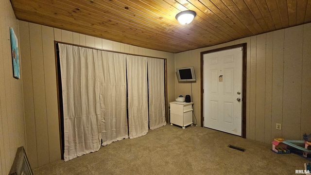 14228 Lake Of Egypt Road, Marion, IL 62959