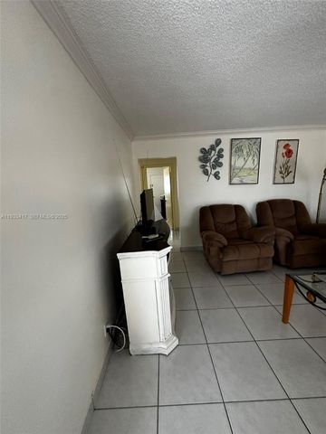 920 SW 11th Ave 11D, Hallandale Beach, FL 33009