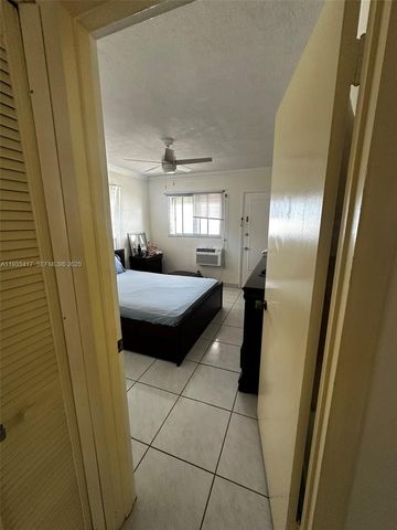 920 SW 11th Ave 11D, Hallandale Beach, FL 33009