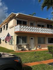 920 SW 11th Ave 11D, Hallandale Beach, FL 33009