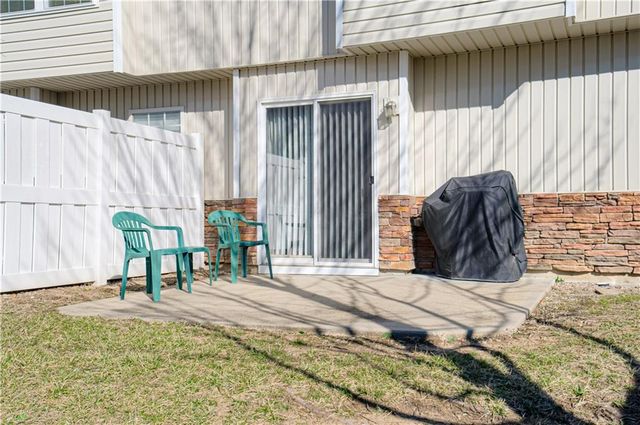 21032 Millridge Street, Spring Hill, KS 66083