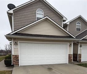 21032 Millridge Street, Spring Hill, KS 66083