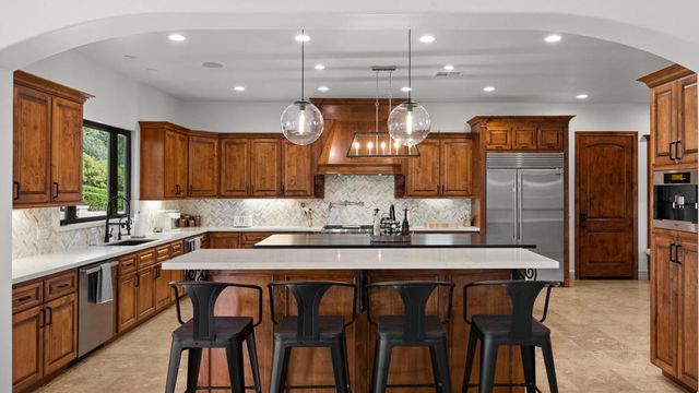 33120 Vino Way, Temecula, CA 92591