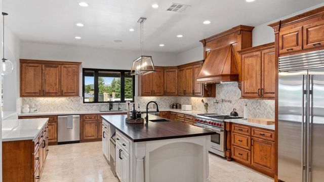 33120 Vino Way, Temecula, CA 92591